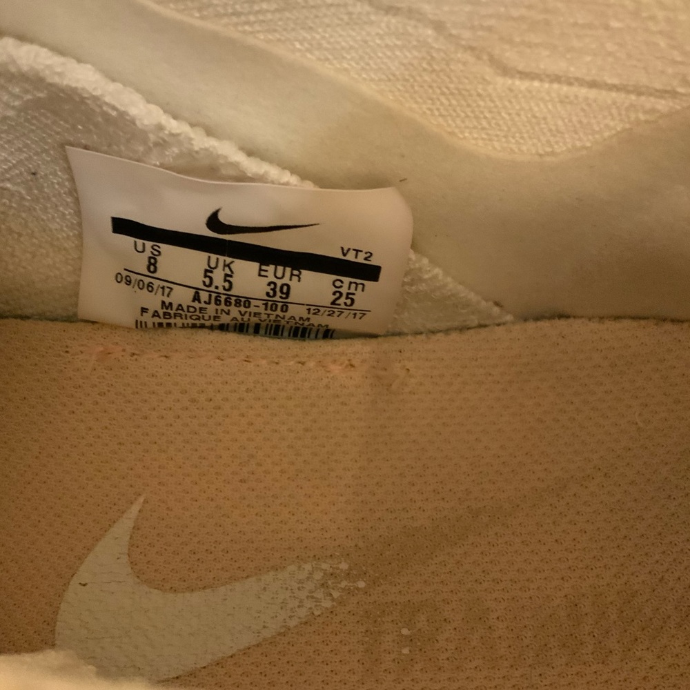 NIKE - Picture 6 of 8